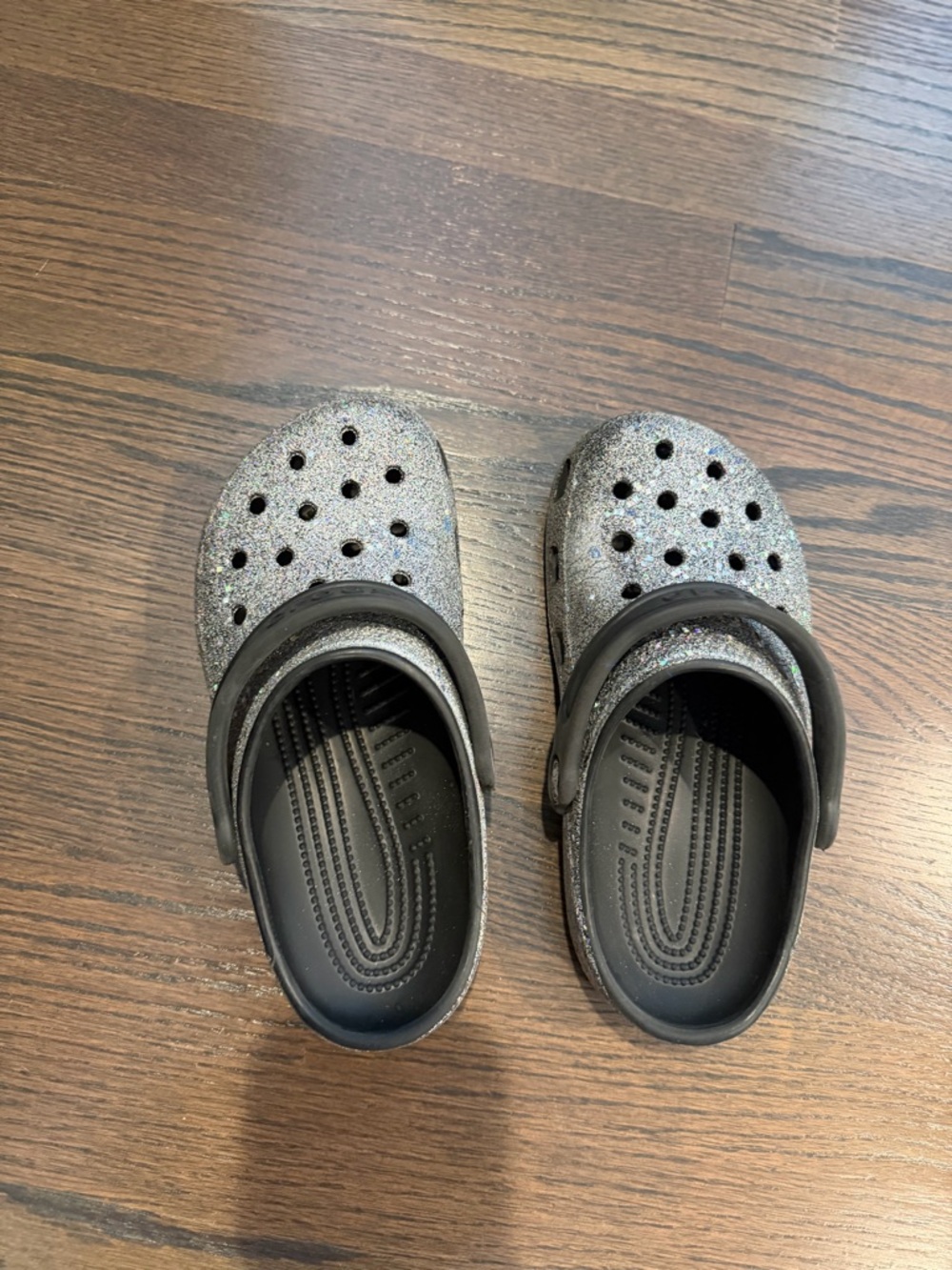 CROCS Kids Glitter Clogs in Black and Silver size 3